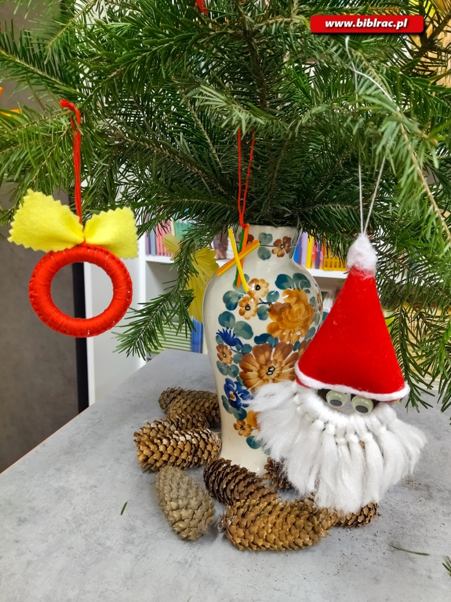 Zdjęcie w galerii na portalu naszraciborz.pl: Świąteczne warsztaty dla dzieci w bibliotece w Markowicach wiadomości z regionu