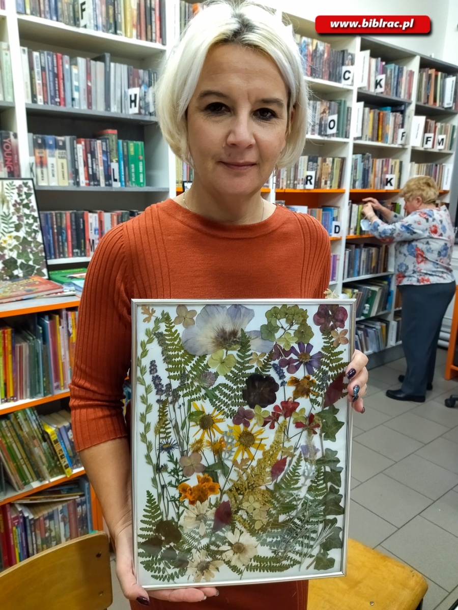 Zdjęcie w galerii na portalu naszraciborz.pl: Świąteczne warsztaty dla dzieci w bibliotece w Markowicach wiadomości z regionu