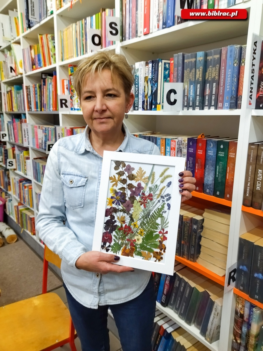 Zdjęcie w galerii na portalu naszraciborz.pl: Świąteczne warsztaty dla dzieci w bibliotece w Markowicach wiadomości z regionu