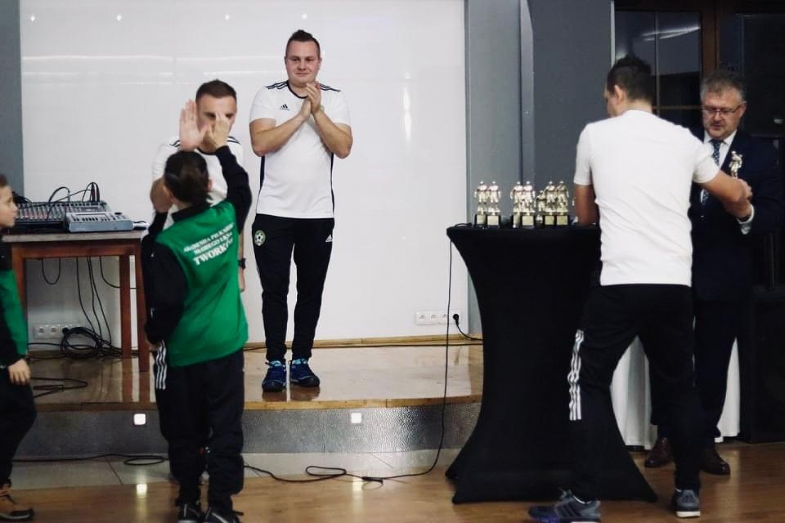 Zdjęcie w galerii na portalu naszraciborz.pl: Piłkarska gala w Tworkowie na podsumowanie rundy wiadomości z regionu