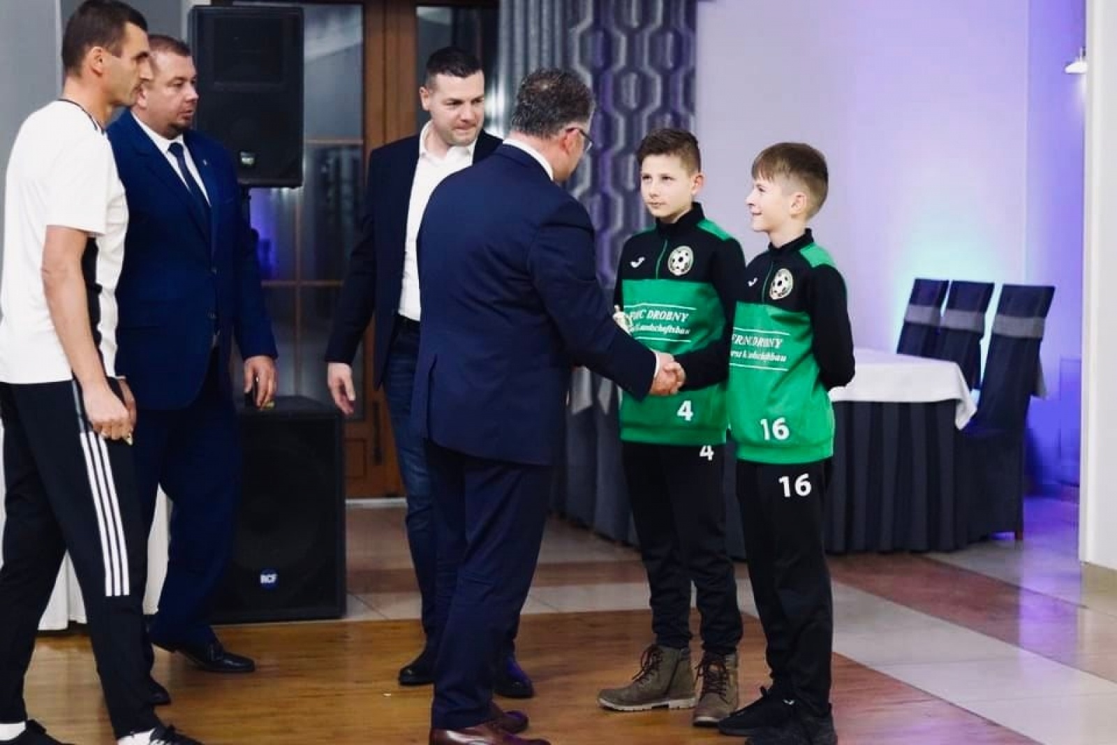 Zdjęcie w galerii na portalu naszraciborz.pl: Piłkarska gala w Tworkowie na podsumowanie rundy wiadomości z regionu