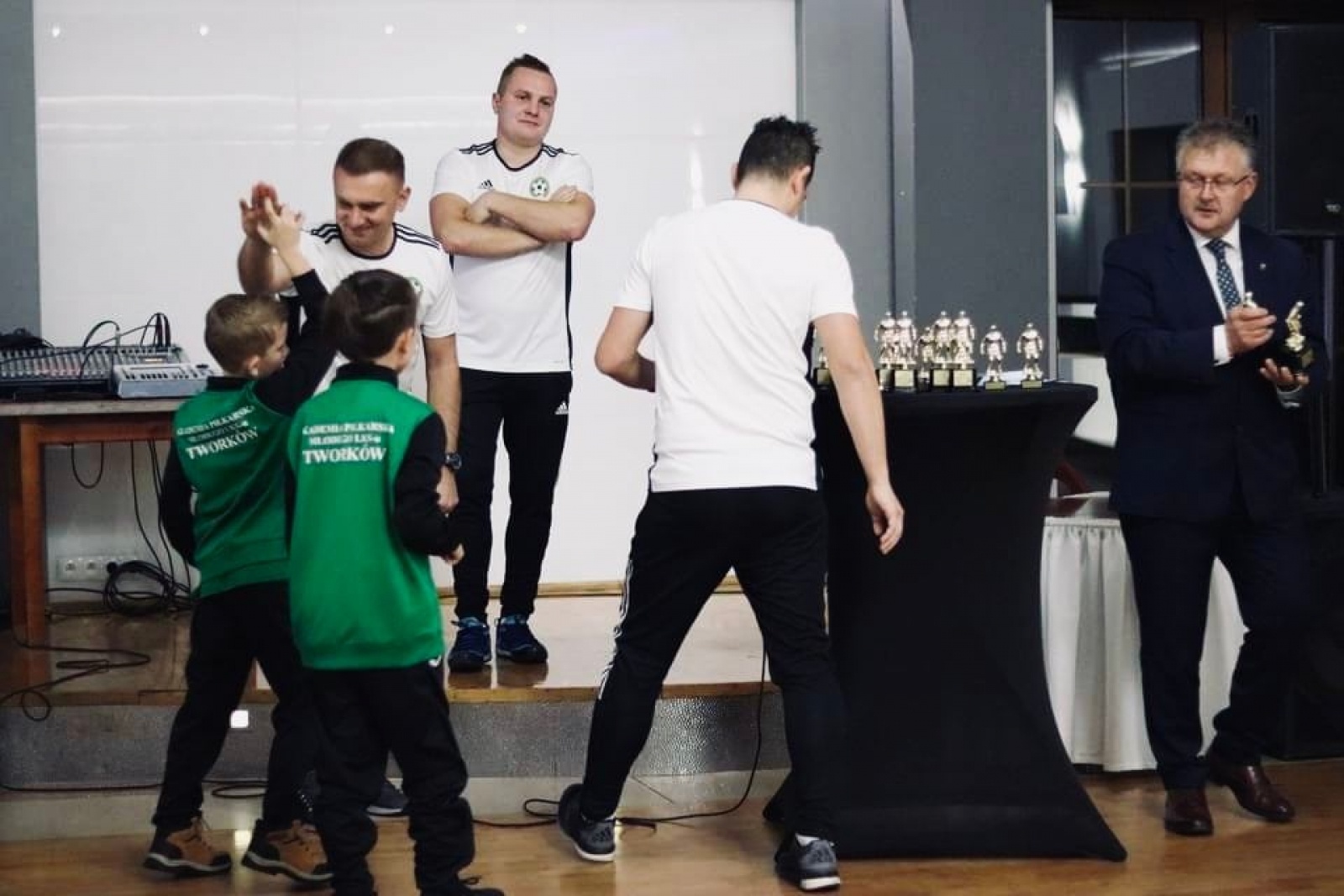 Zdjęcie w galerii na portalu naszraciborz.pl: Piłkarska gala w Tworkowie na podsumowanie rundy wiadomości z regionu