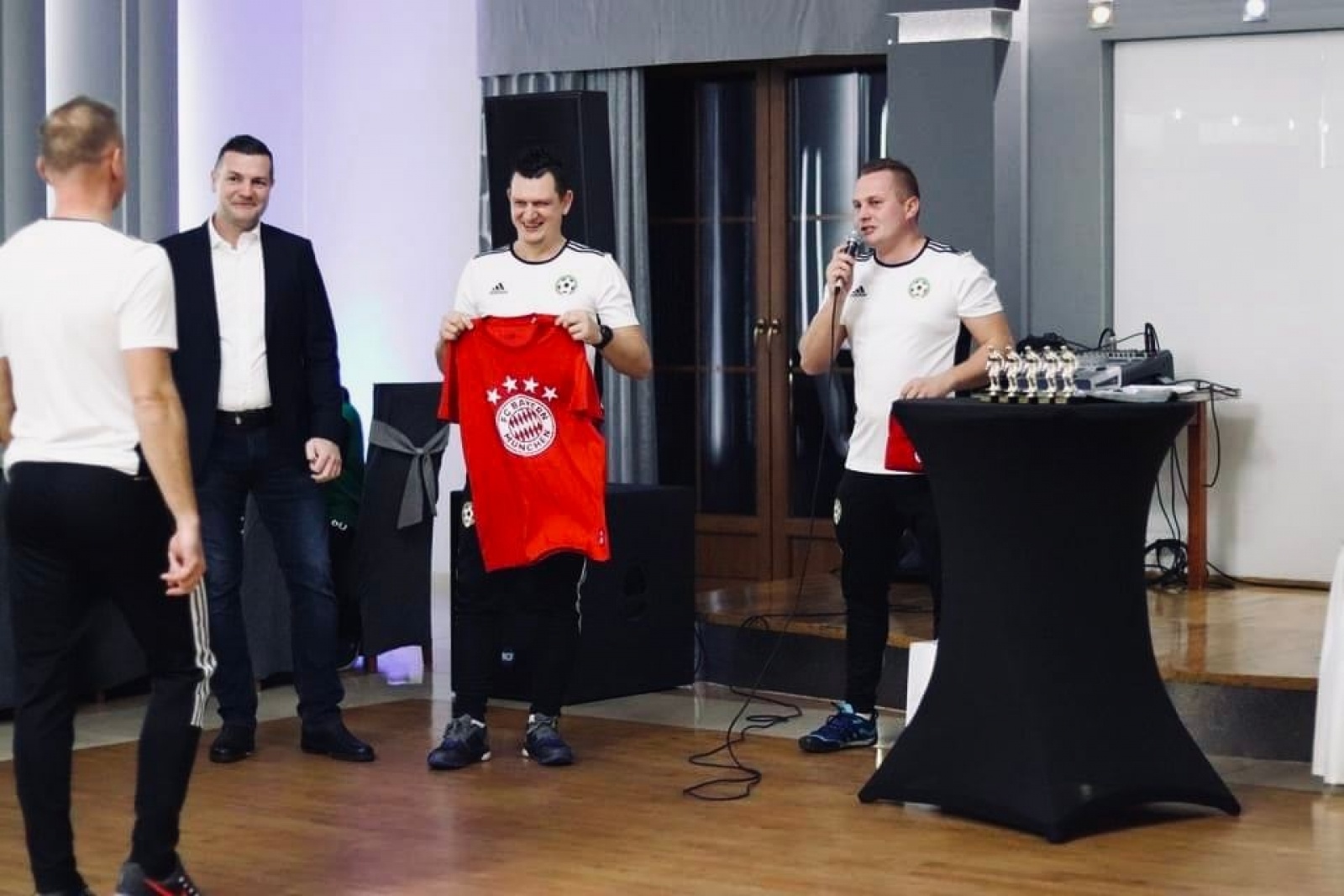 Zdjęcie w galerii na portalu naszraciborz.pl: Piłkarska gala w Tworkowie na podsumowanie rundy wiadomości z regionu