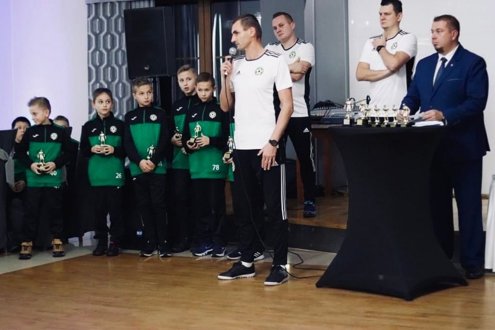 Zdjęcie w galerii na portalu naszraciborz.pl: Piłkarska gala w Tworkowie na podsumowanie rundy wiadomości z regionu