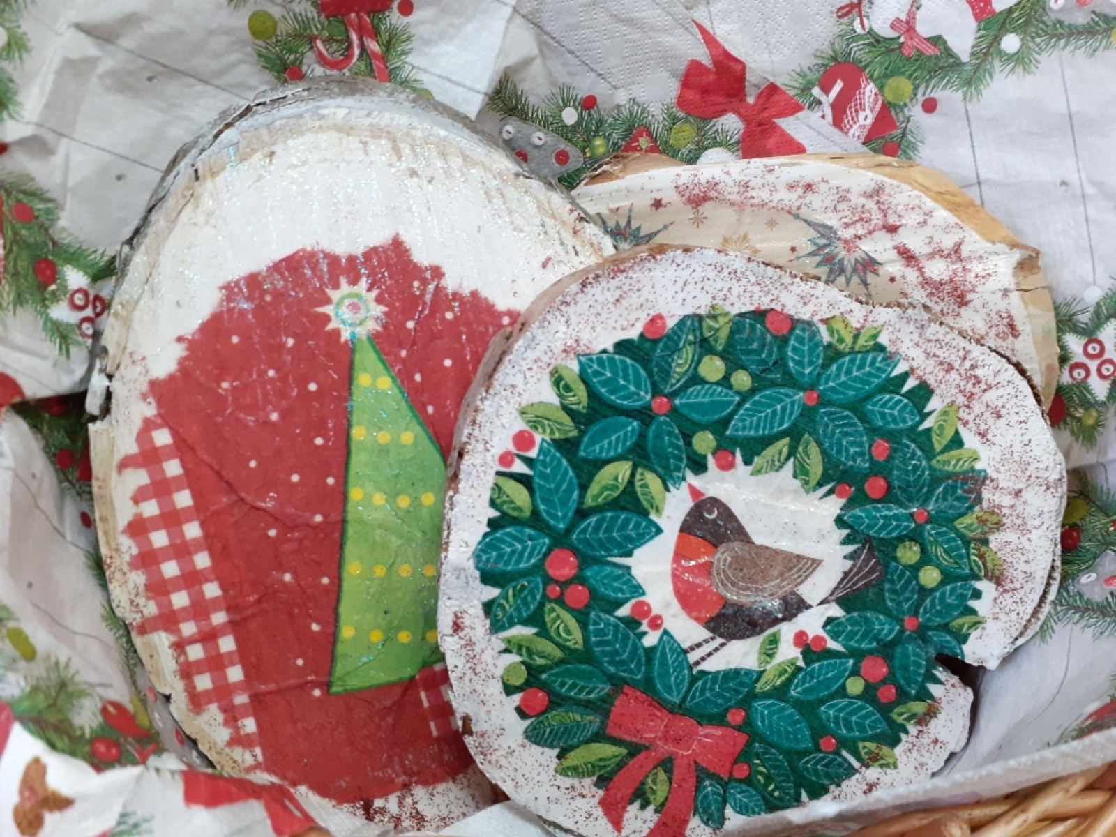 Zdjęcie w galerii na portalu naszraciborz.pl: Julia i Przemek wykonali najładniejsze kartki wiadomości z regionu