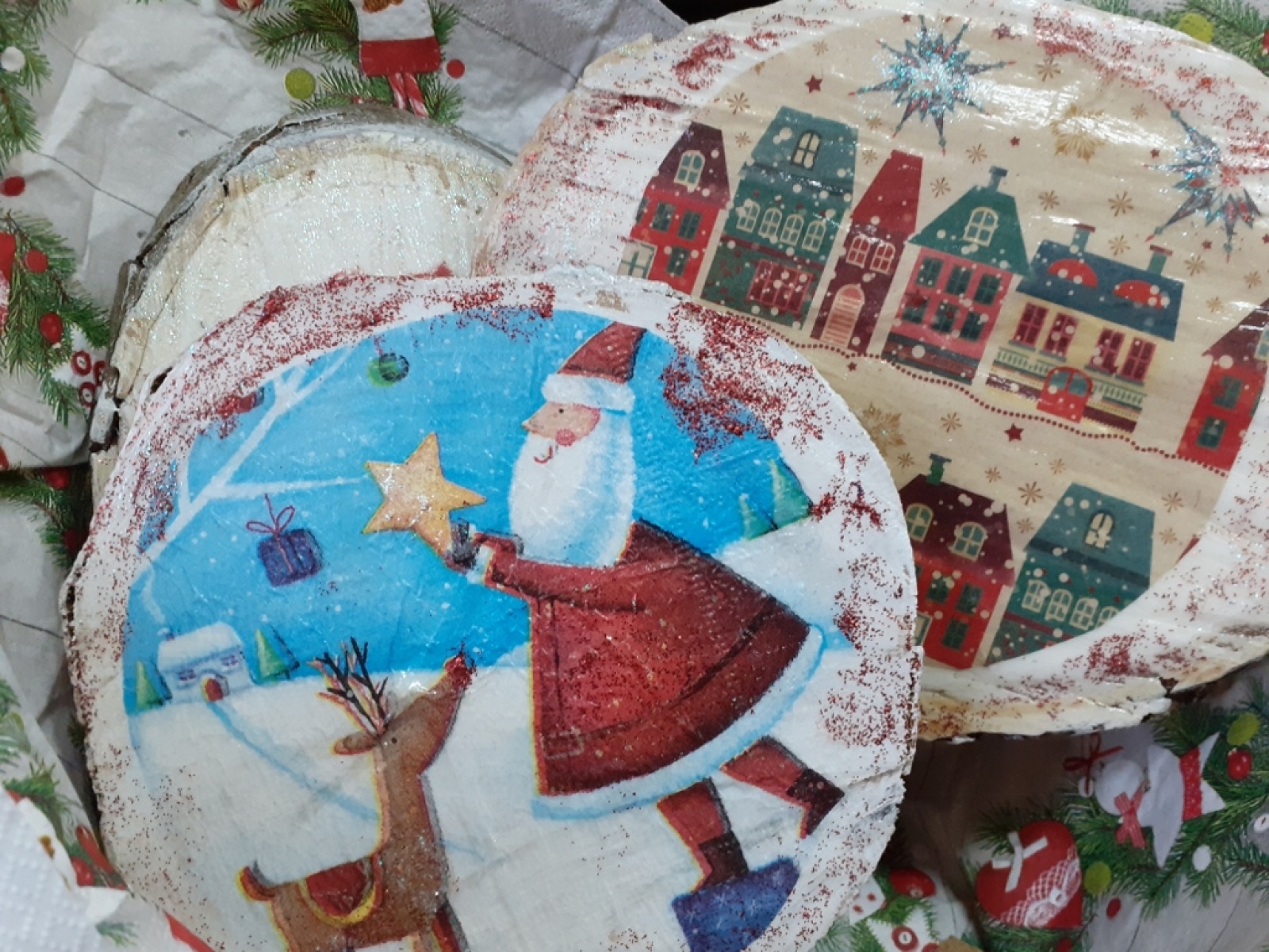 Zdjęcie w galerii na portalu naszraciborz.pl: Julia i Przemek wykonali najładniejsze kartki wiadomości z regionu