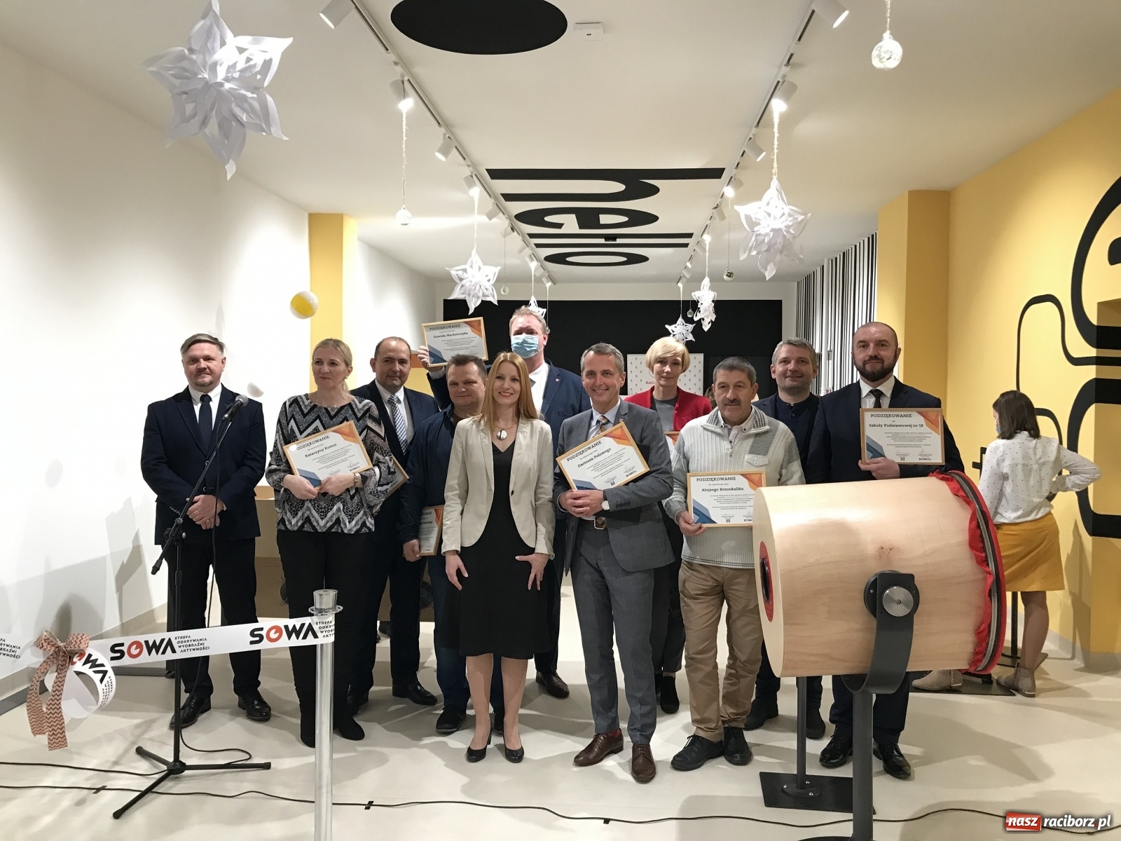 Zdjęcie w galerii na portalu naszraciborz.pl: Doświadczajcie i opowiadajcie! SOWA przy SP 18 otwarta po raz drugi wiadomości z regionu