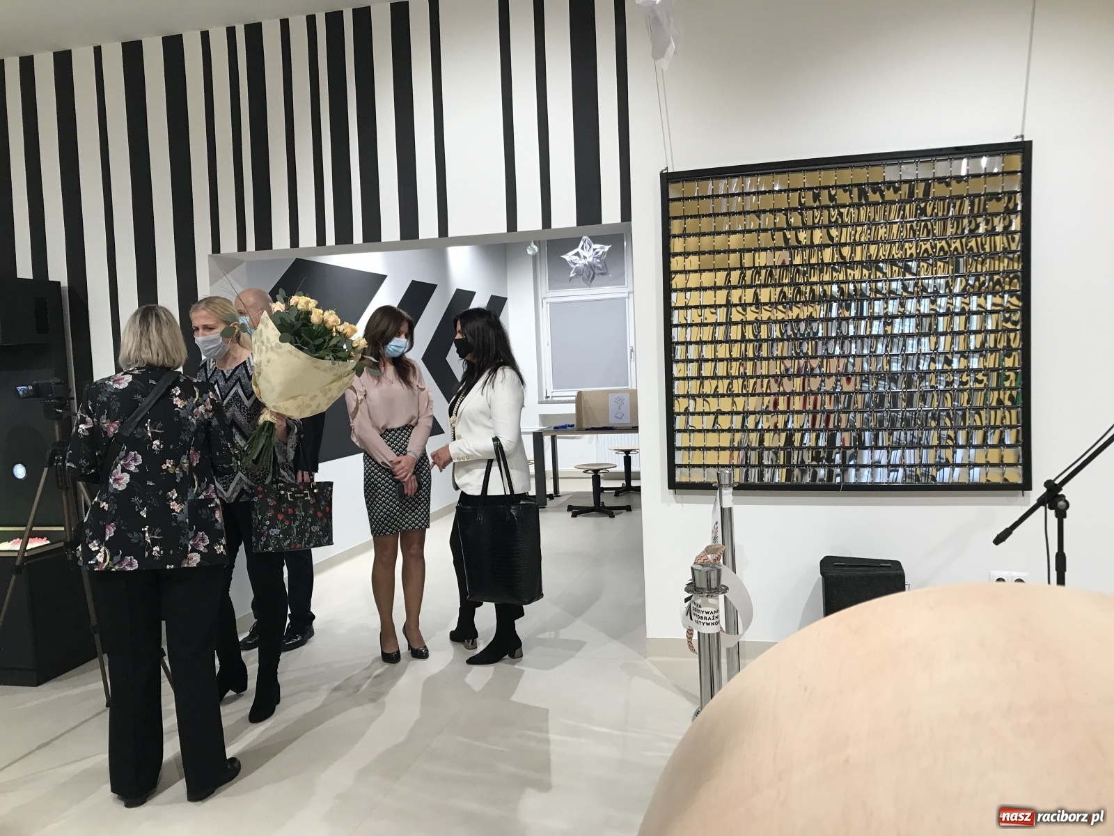 Zdjęcie w galerii na portalu naszraciborz.pl: Doświadczajcie i opowiadajcie! SOWA przy SP 18 otwarta po raz drugi wiadomości z regionu