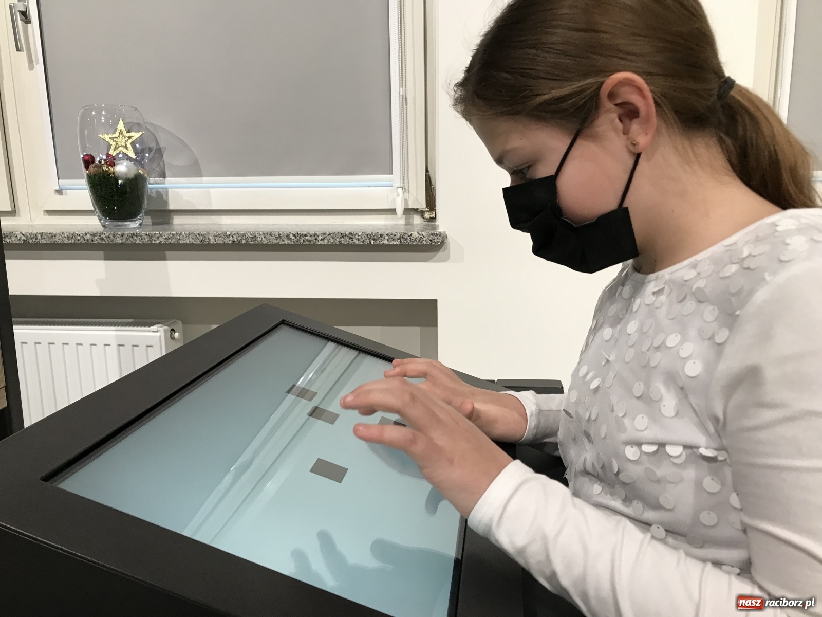 Zdjęcie w galerii na portalu naszraciborz.pl: Doświadczajcie i opowiadajcie! SOWA przy SP 18 otwarta po raz drugi wiadomości z regionu