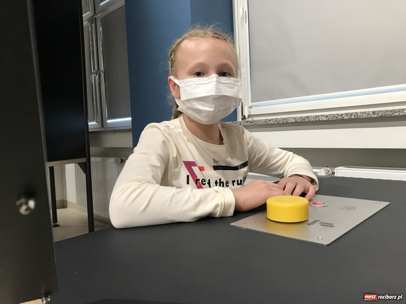 Zdjęcie w galerii na portalu naszraciborz.pl: Doświadczajcie i opowiadajcie! SOWA przy SP 18 otwarta po raz drugi wiadomości z regionu