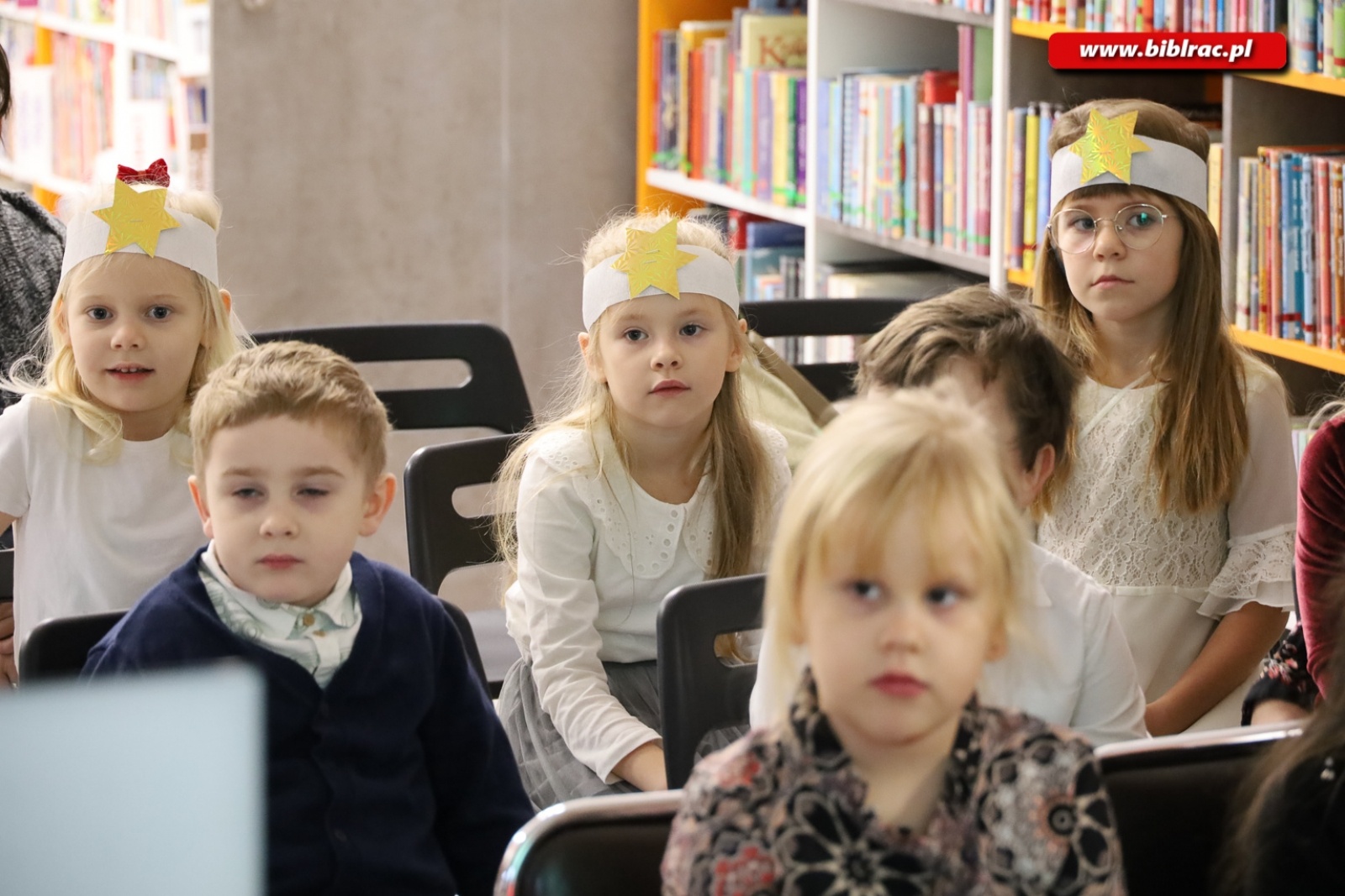 Zdjęcie w galerii na portalu naszraciborz.pl: W bibliotece odbył się XX Międzyprzedszkolny Przegląd Kolęd wiadomości z regionu