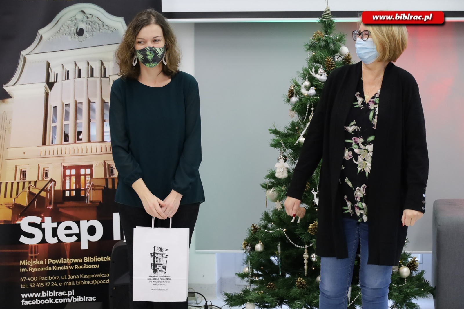 Zdjęcie w galerii na portalu naszraciborz.pl: W bibliotece odbył się XX Międzyprzedszkolny Przegląd Kolęd wiadomości z regionu