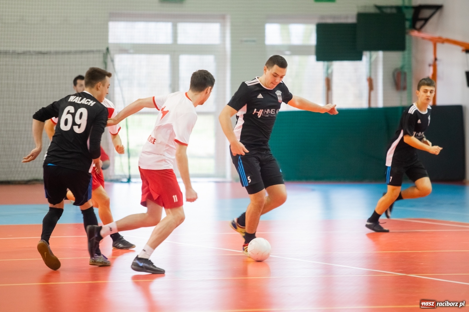 Zdjęcie w galerii na portalu naszraciborz.pl: Halowe zmagania o puchar prezesa Naprzodu Borucin [FOTO i WYNIKI] wiadomości z regionu