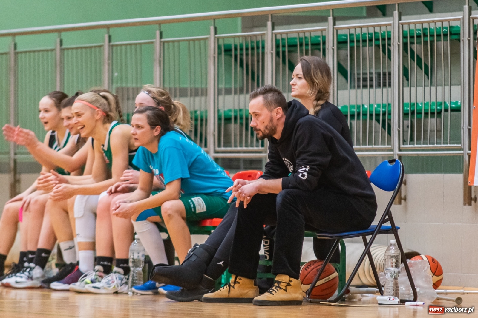Zdjęcie w galerii na portalu naszraciborz.pl: Koszykówka. RMKS Rybnik górą w Raciborzu [FOTO] wiadomości z regionu