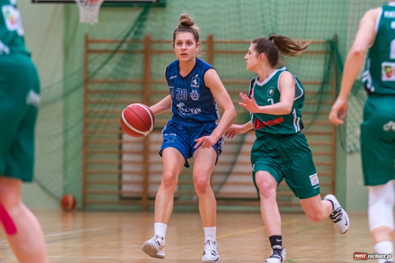 Zdjęcie w galerii na portalu naszraciborz.pl: Koszykówka. RMKS Rybnik górą w Raciborzu [FOTO] wiadomości z regionu