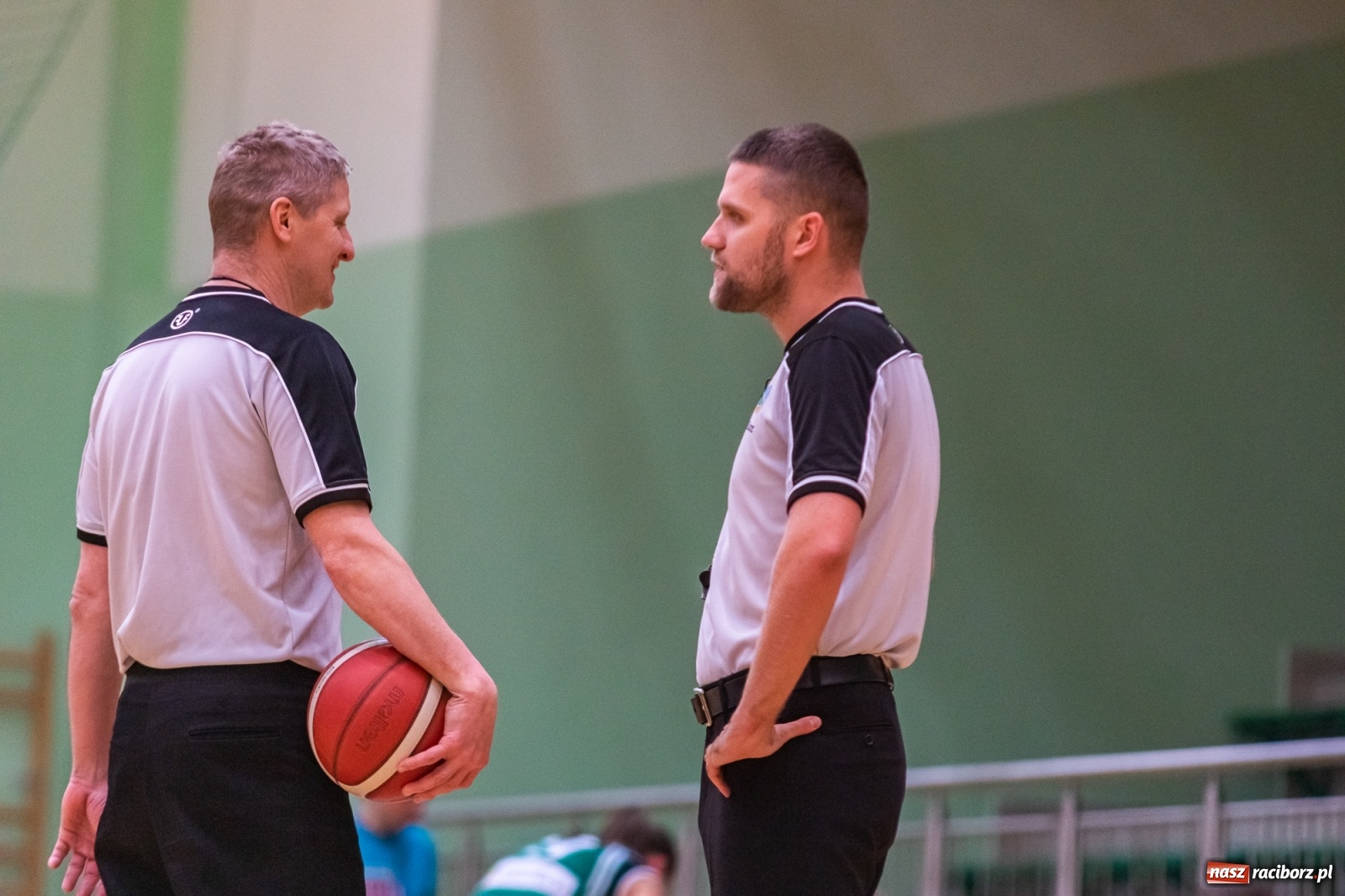 Zdjęcie w galerii na portalu naszraciborz.pl: Koszykówka. RMKS Rybnik górą w Raciborzu [FOTO] wiadomości z regionu