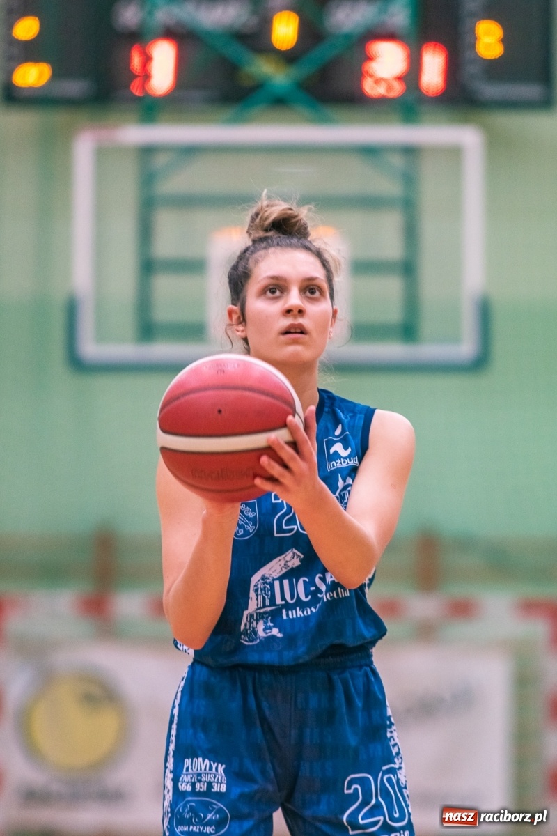 Zdjęcie w galerii na portalu naszraciborz.pl: Koszykówka. RMKS Rybnik górą w Raciborzu [FOTO] wiadomości z regionu