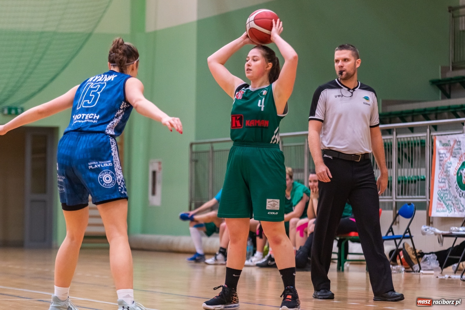 Zdjęcie w galerii na portalu naszraciborz.pl: Koszykówka. RMKS Rybnik górą w Raciborzu [FOTO] wiadomości z regionu