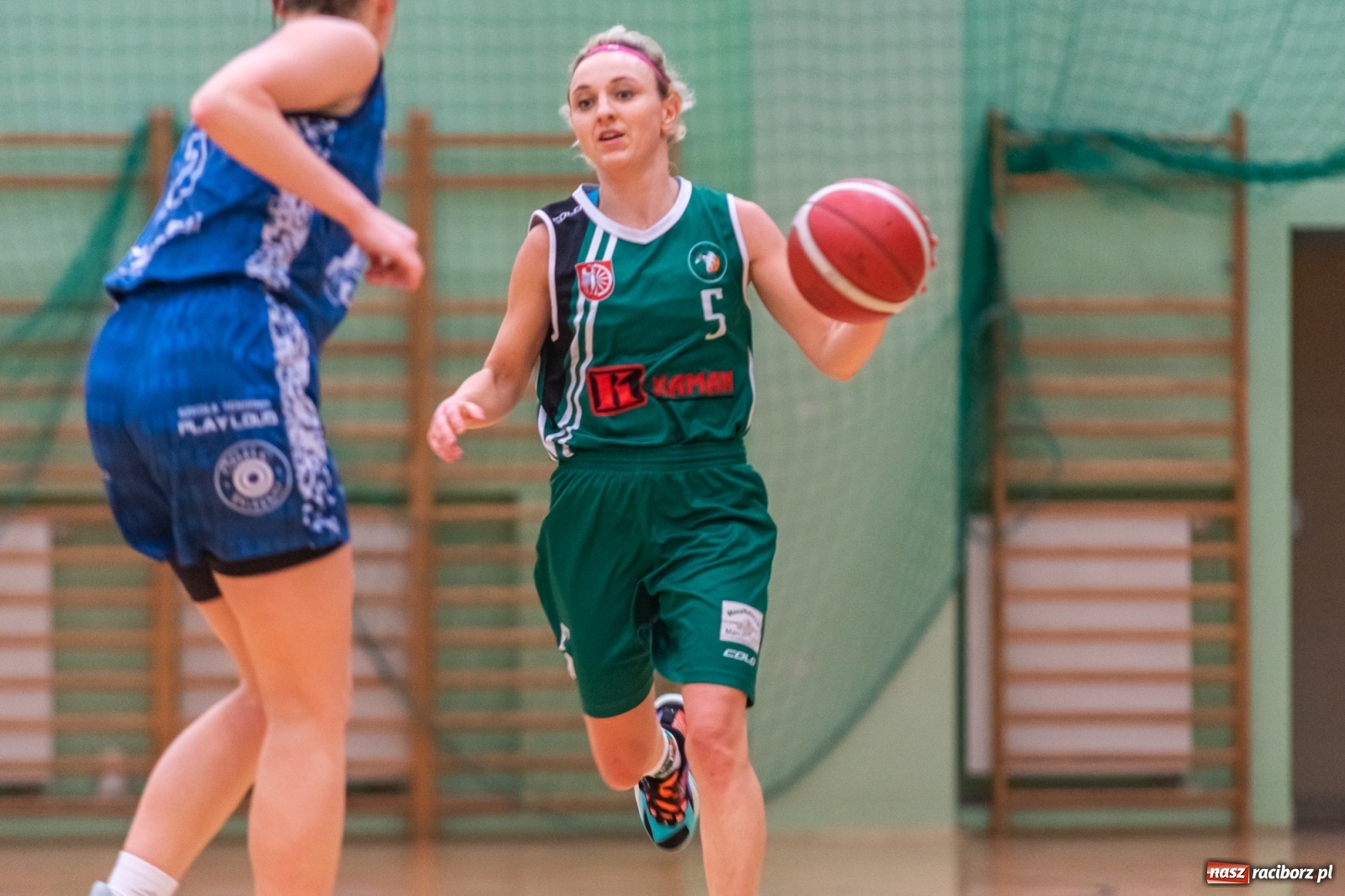 Zdjęcie w galerii na portalu naszraciborz.pl: Koszykówka. RMKS Rybnik górą w Raciborzu [FOTO] wiadomości z regionu