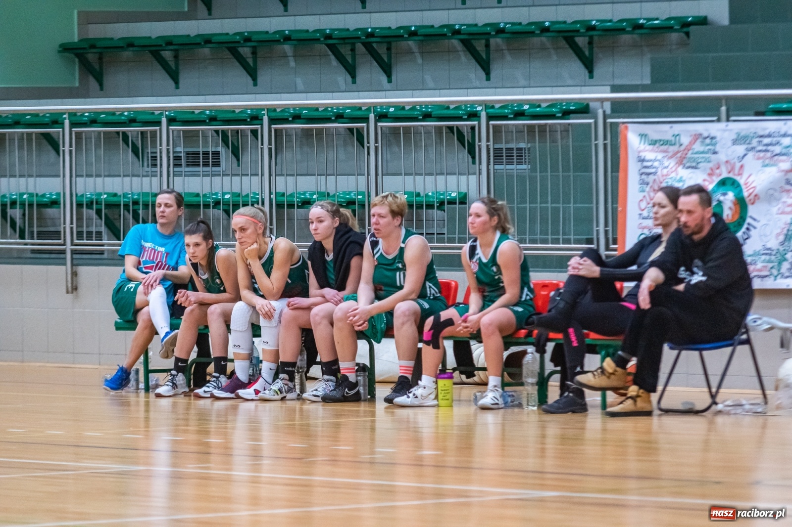 Zdjęcie w galerii na portalu naszraciborz.pl: Koszykówka. RMKS Rybnik górą w Raciborzu [FOTO] wiadomości z regionu