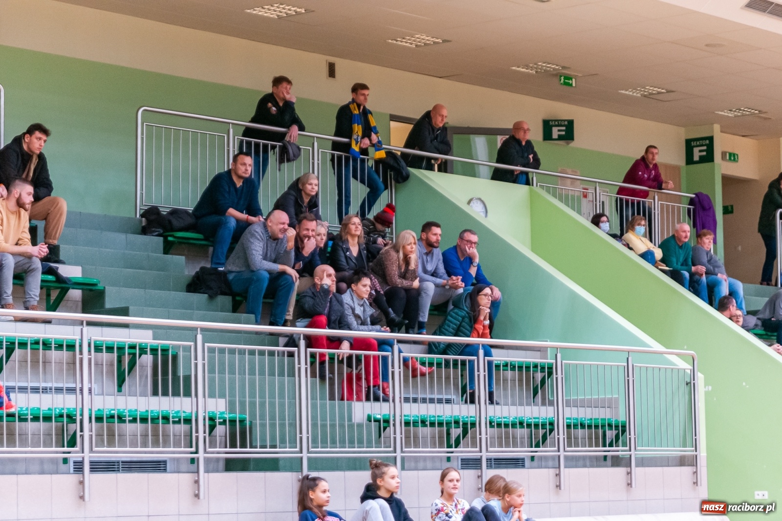 Zdjęcie w galerii na portalu naszraciborz.pl: Koszykówka. RMKS Rybnik górą w Raciborzu [FOTO] wiadomości z regionu