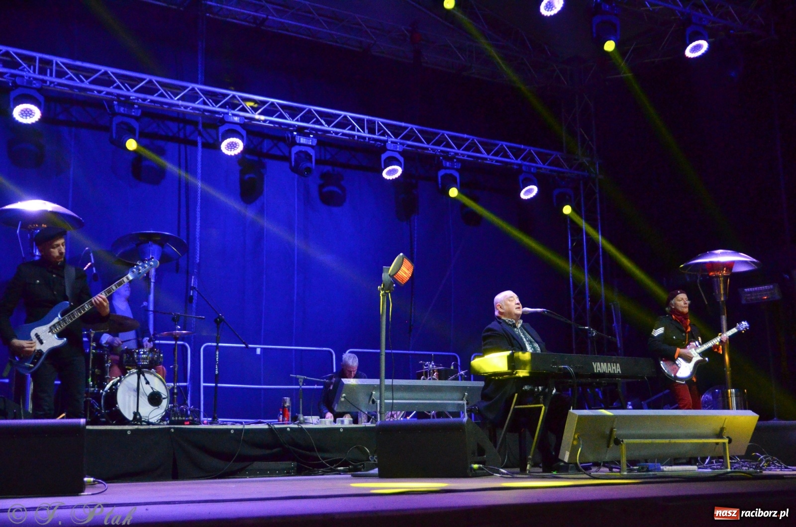 Zdjęcie w galerii na portalu naszraciborz.pl: Stanisław Soyka na finał zamkowego jarmarku wiadomości z regionu