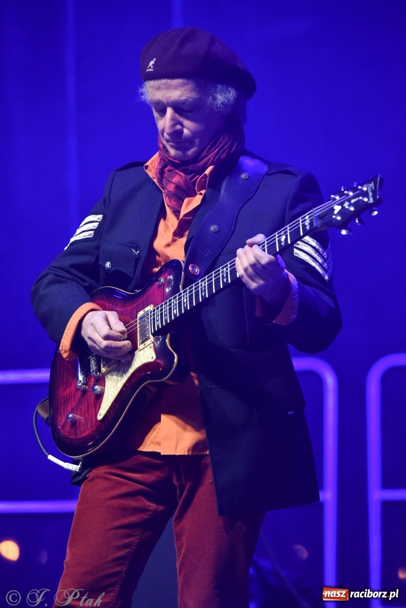 Zdjęcie w galerii na portalu naszraciborz.pl: Stanisław Soyka na finał zamkowego jarmarku wiadomości z regionu