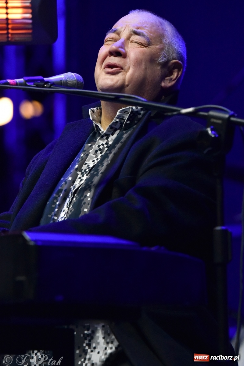 Zdjęcie w galerii na portalu naszraciborz.pl: Stanisław Soyka na finał zamkowego jarmarku wiadomości z regionu