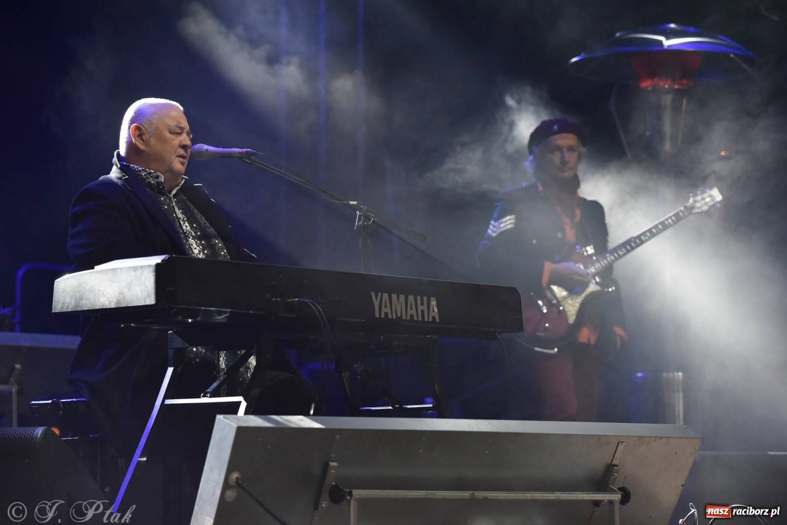 Zdjęcie w galerii na portalu naszraciborz.pl: Stanisław Soyka na finał zamkowego jarmarku wiadomości z regionu