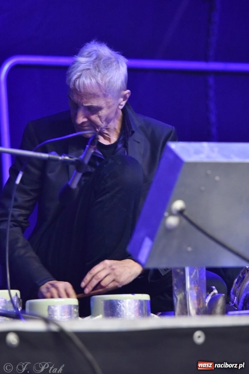 Zdjęcie w galerii na portalu naszraciborz.pl: Stanisław Soyka na finał zamkowego jarmarku wiadomości z regionu