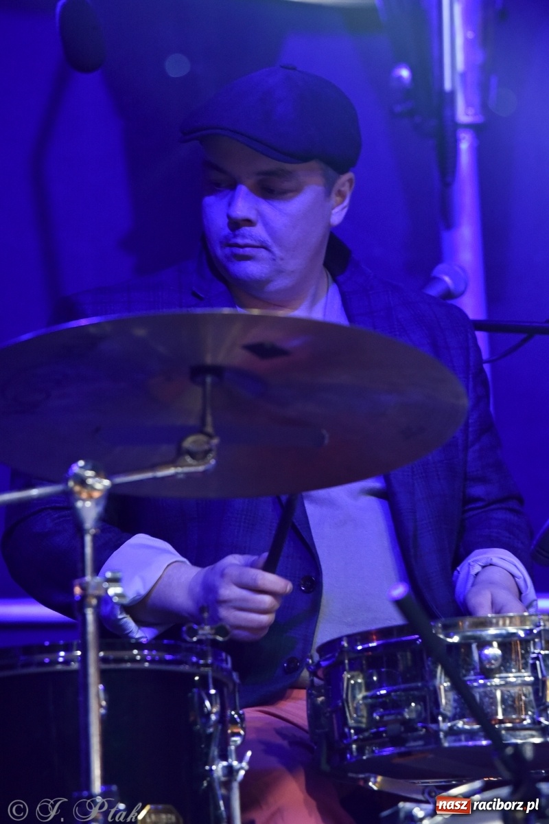 Zdjęcie w galerii na portalu naszraciborz.pl: Stanisław Soyka na finał zamkowego jarmarku wiadomości z regionu