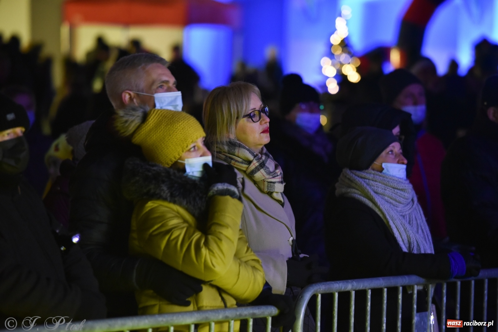 Zdjęcie w galerii na portalu naszraciborz.pl: Stanisław Soyka na finał zamkowego jarmarku wiadomości z regionu