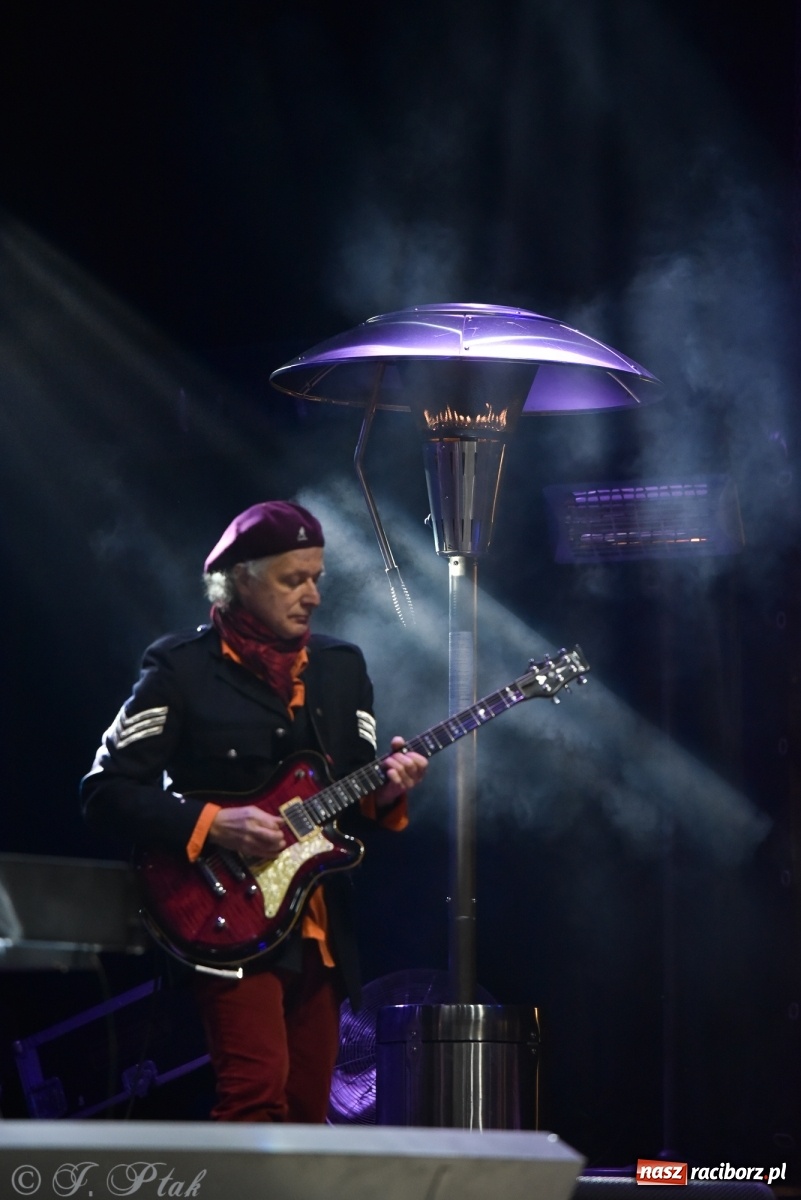 Zdjęcie w galerii na portalu naszraciborz.pl: Stanisław Soyka na finał zamkowego jarmarku wiadomości z regionu