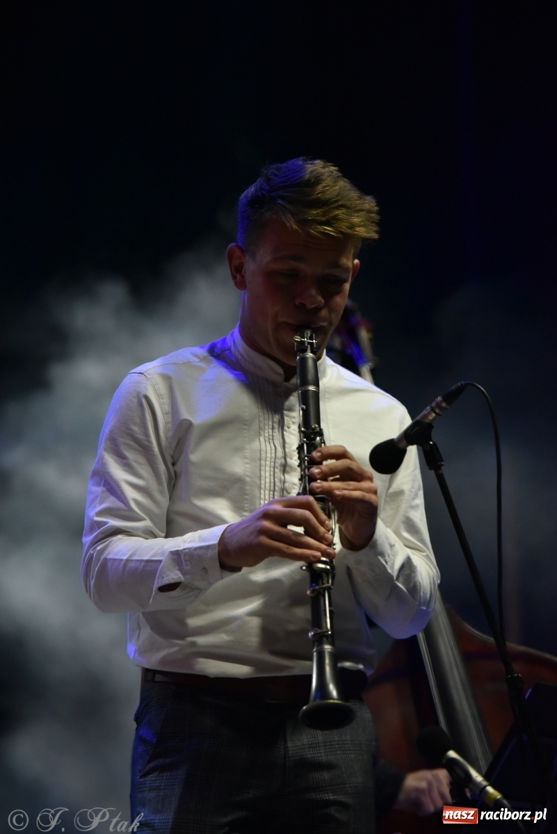 Zdjęcie w galerii na portalu naszraciborz.pl: Tekla Klebetnica, czyli wiejska plotkara na zamkowym jarmarku wiadomości z regionu