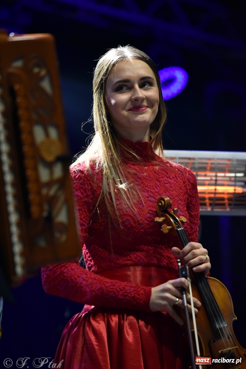 Zdjęcie w galerii na portalu naszraciborz.pl: Tekla Klebetnica, czyli wiejska plotkara na zamkowym jarmarku wiadomości z regionu