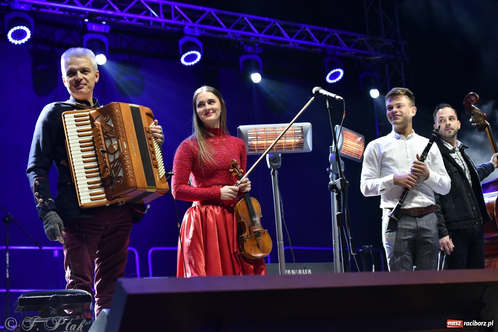 Zdjęcie w galerii na portalu naszraciborz.pl: Tekla Klebetnica, czyli wiejska plotkara na zamkowym jarmarku wiadomości z regionu