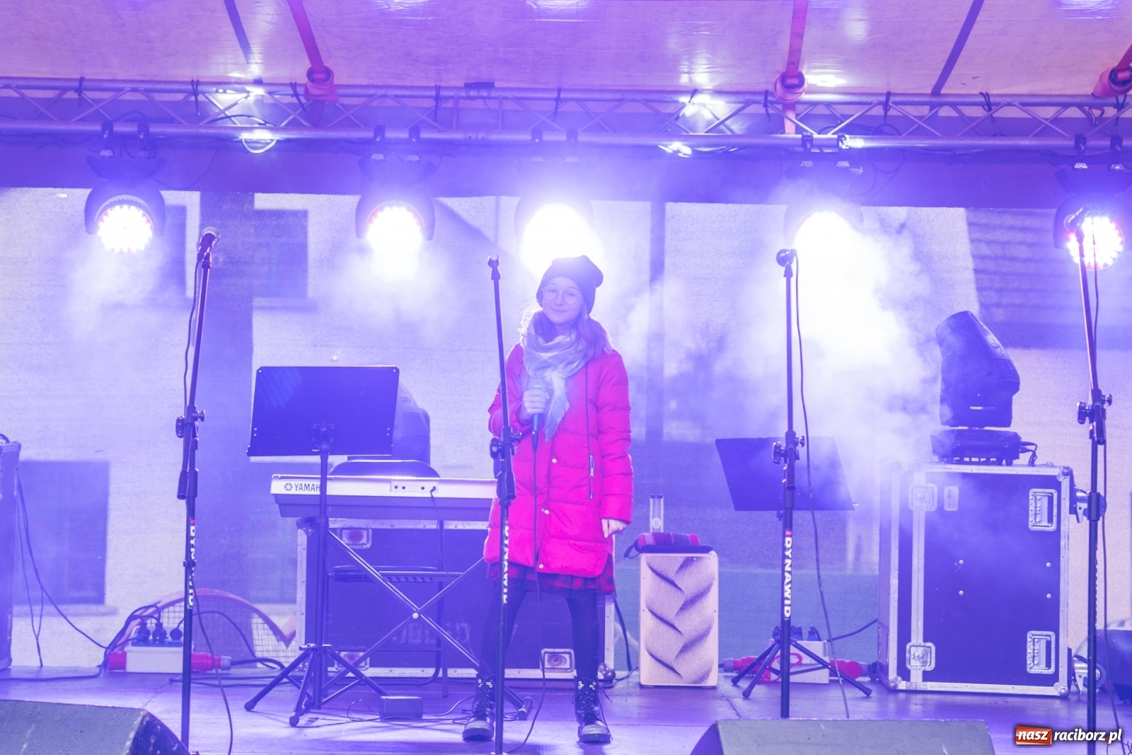 Zdjęcie w galerii na portalu naszraciborz.pl: Magiczna niedziela w Krzanowicach. Na rynku rozbłysła choinka [FOTO i WIDEO] wiadomości z regionu