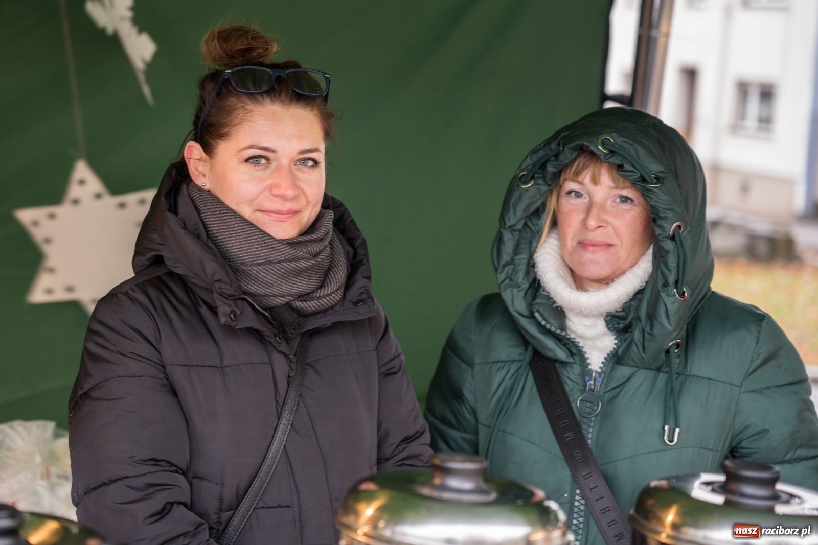 Zdjęcie w galerii na portalu naszraciborz.pl: Magiczna niedziela w Krzanowicach. Na rynku rozbłysła choinka [FOTO i WIDEO] wiadomości z regionu