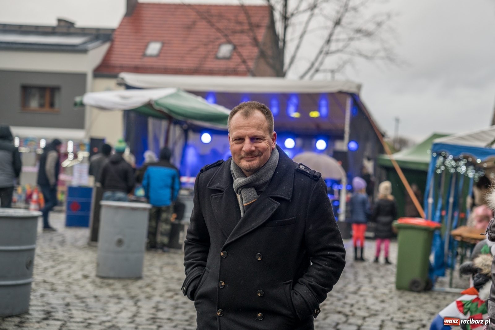 Zdjęcie w galerii na portalu naszraciborz.pl: Magiczna niedziela w Krzanowicach. Na rynku rozbłysła choinka [FOTO i WIDEO] wiadomości z regionu