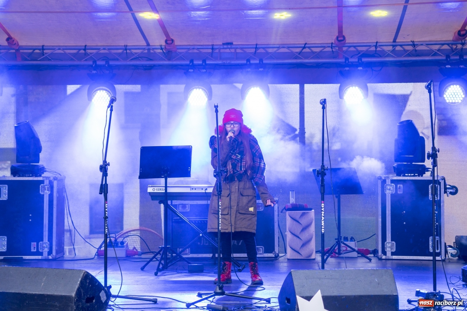 Zdjęcie w galerii na portalu naszraciborz.pl: Magiczna niedziela w Krzanowicach. Na rynku rozbłysła choinka [FOTO i WIDEO] wiadomości z regionu