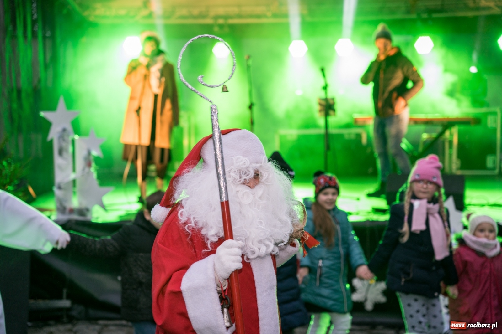 Zdjęcie w galerii na portalu naszraciborz.pl: Magiczna niedziela w Krzanowicach. Na rynku rozbłysła choinka [FOTO i WIDEO] wiadomości z regionu