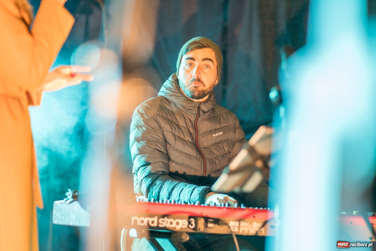 Zdjęcie w galerii na portalu naszraciborz.pl: Magiczna niedziela w Krzanowicach. Na rynku rozbłysła choinka [FOTO i WIDEO] wiadomości z regionu