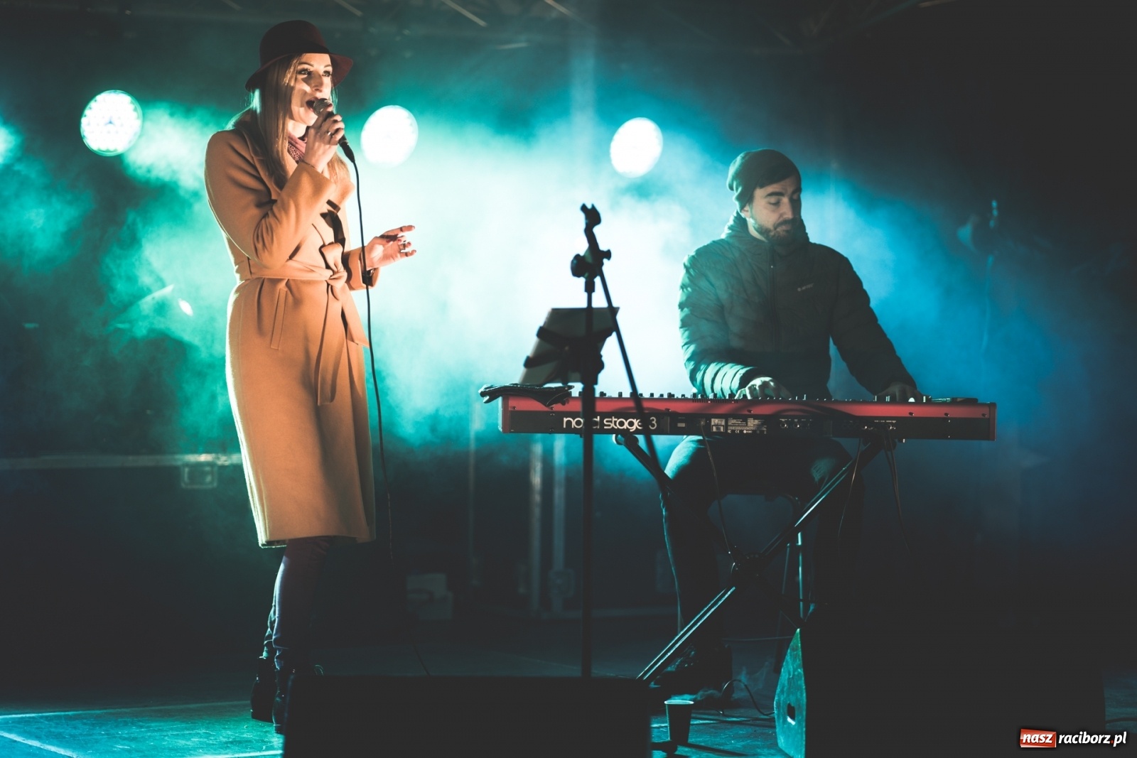 Zdjęcie w galerii na portalu naszraciborz.pl: Magiczna niedziela w Krzanowicach. Na rynku rozbłysła choinka [FOTO i WIDEO] wiadomości z regionu