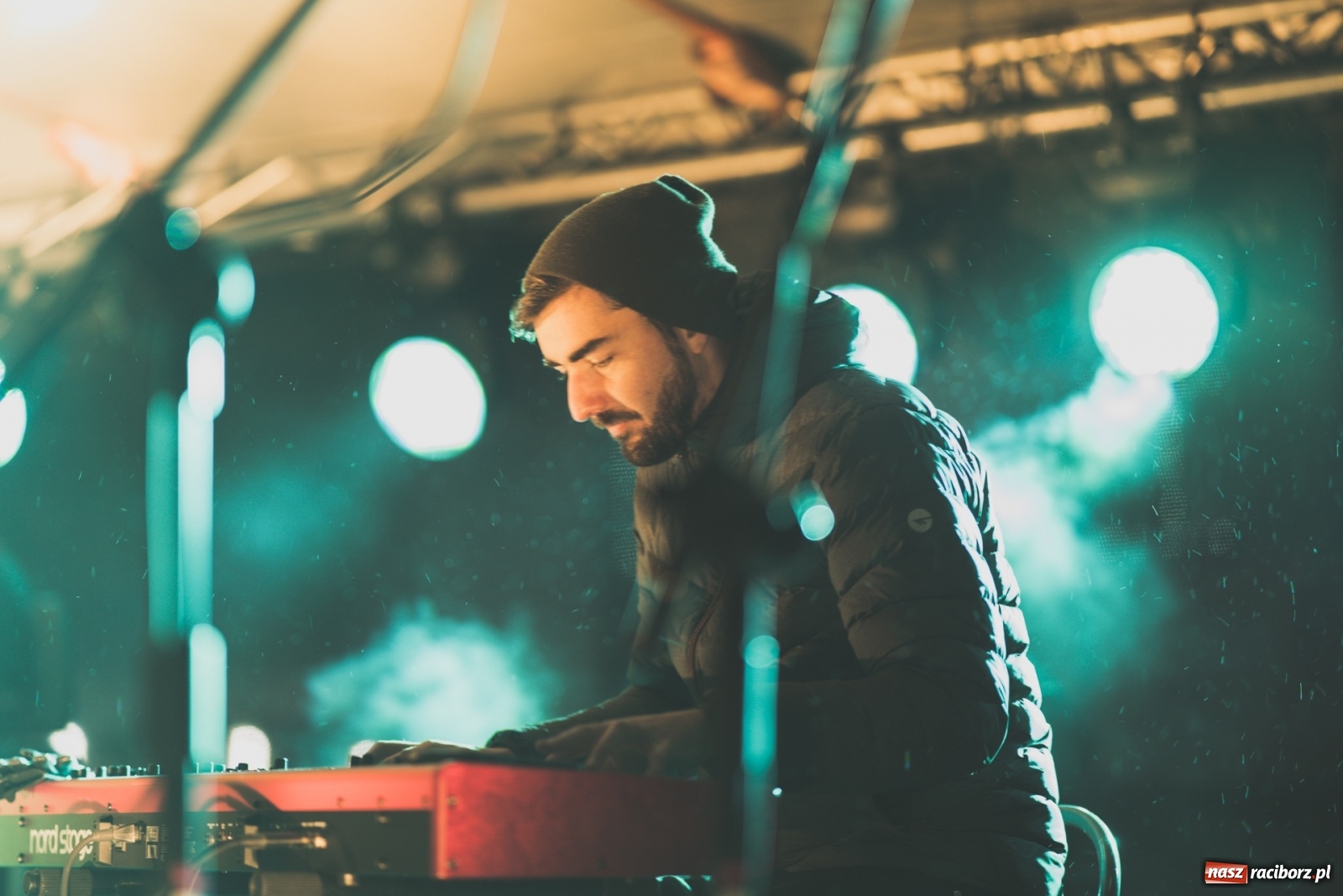 Zdjęcie w galerii na portalu naszraciborz.pl: Magiczna niedziela w Krzanowicach. Na rynku rozbłysła choinka [FOTO i WIDEO] wiadomości z regionu