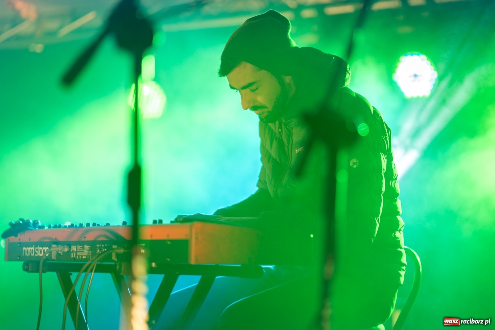 Zdjęcie w galerii na portalu naszraciborz.pl: Magiczna niedziela w Krzanowicach. Na rynku rozbłysła choinka [FOTO i WIDEO] wiadomości z regionu
