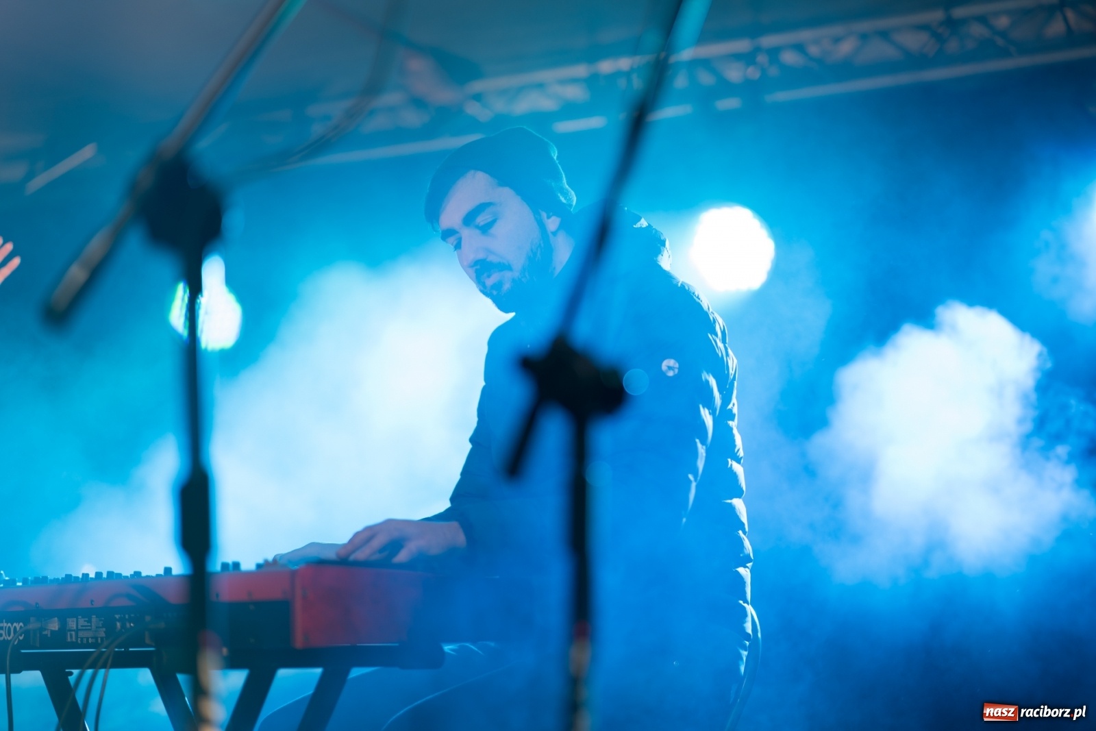 Zdjęcie w galerii na portalu naszraciborz.pl: Magiczna niedziela w Krzanowicach. Na rynku rozbłysła choinka [FOTO i WIDEO] wiadomości z regionu