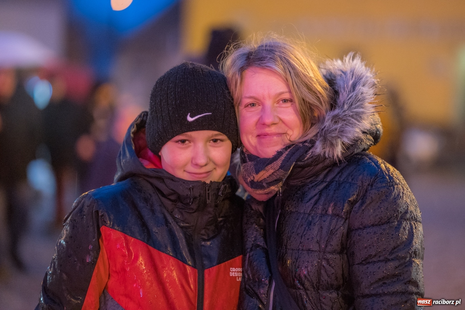 Zdjęcie w galerii na portalu naszraciborz.pl: Magiczna niedziela w Krzanowicach. Na rynku rozbłysła choinka [FOTO i WIDEO] wiadomości z regionu