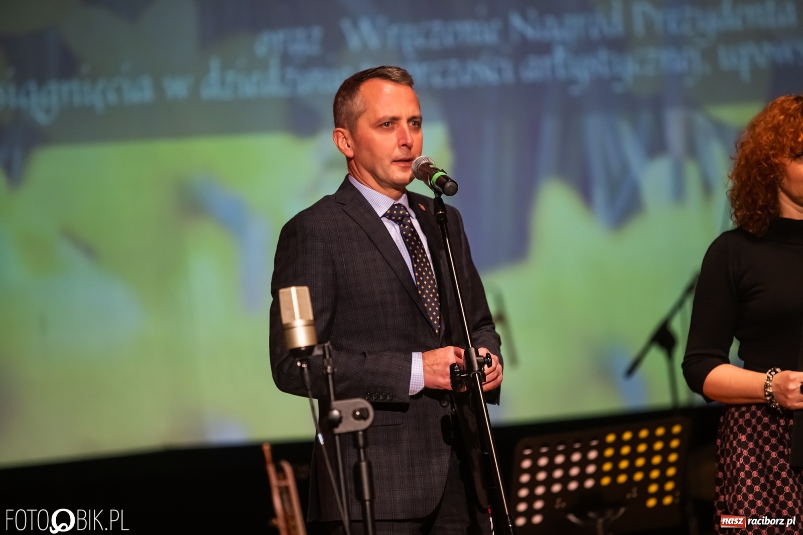 Zdjęcie w galerii na portalu naszraciborz.pl: Prezydent nagrodził animatorów kultury, Lidia Pospieszalska zaśpiewała dla hospicjum wiadomości z regionu