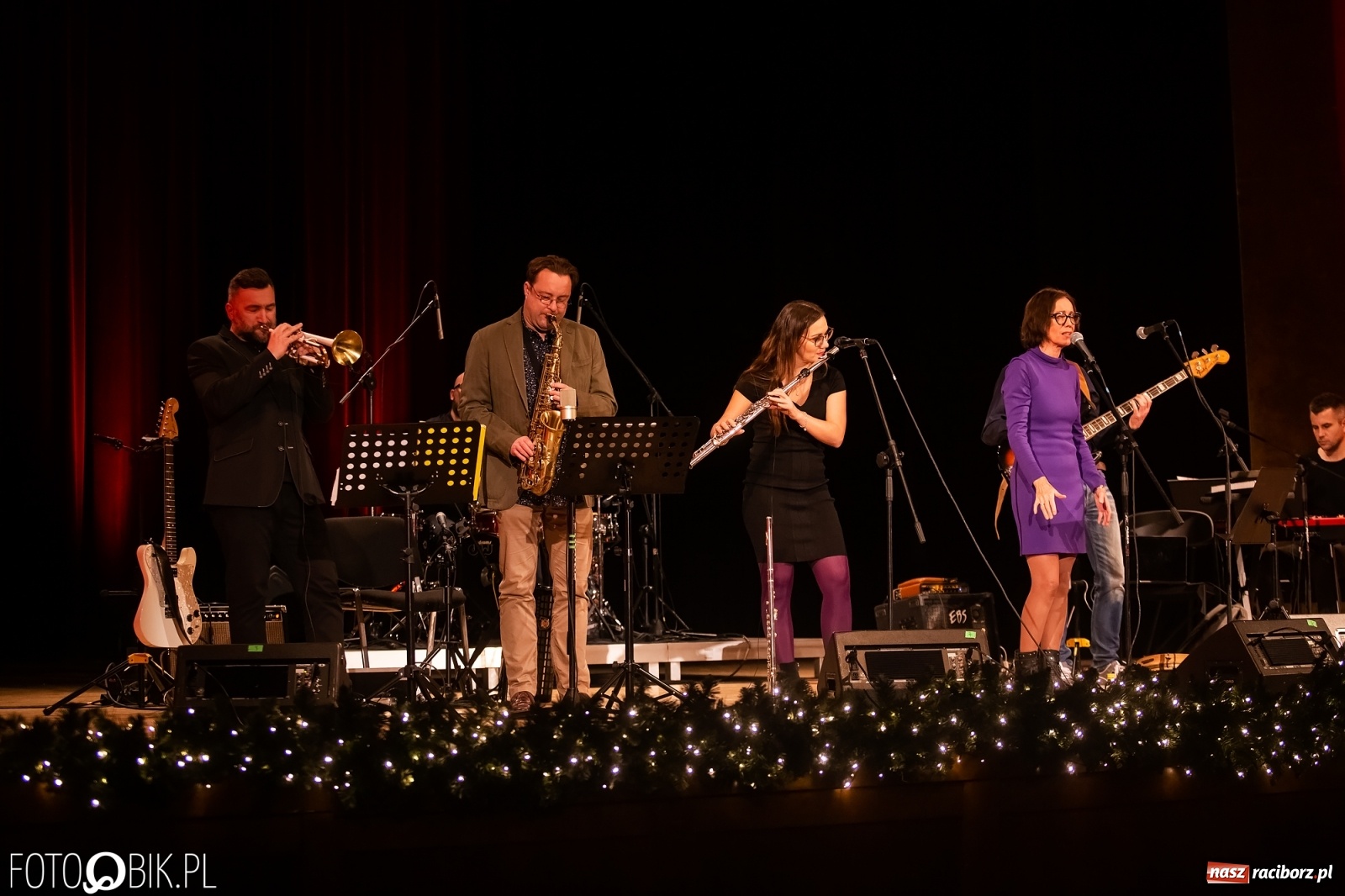 Zdjęcie w galerii na portalu naszraciborz.pl: Prezydent nagrodził animatorów kultury, Lidia Pospieszalska zaśpiewała dla hospicjum wiadomości z regionu