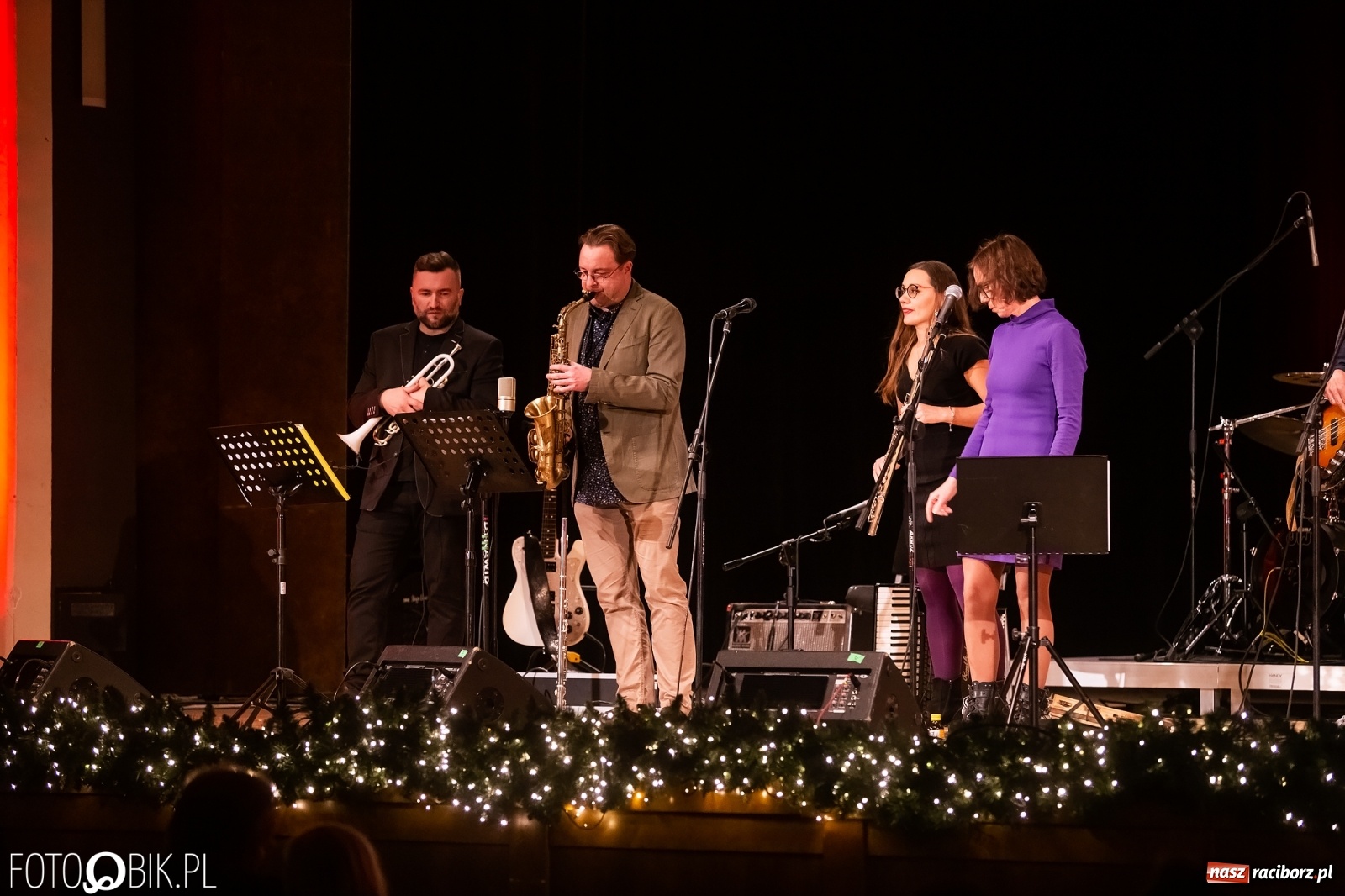 Zdjęcie w galerii na portalu naszraciborz.pl: Prezydent nagrodził animatorów kultury, Lidia Pospieszalska zaśpiewała dla hospicjum wiadomości z regionu